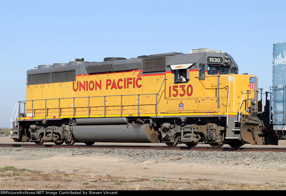 Union Pacific GP40M-2 #1530 powers a local on the ex Tidewater Southern